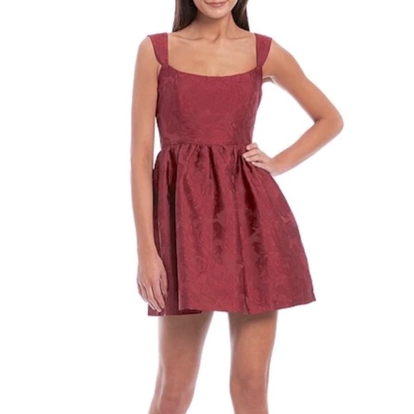 Sachin + Babi Dresses & Skirts - NWT Sachin & Babi x Dillards Gail floral jacquard fit and flare dress, 8